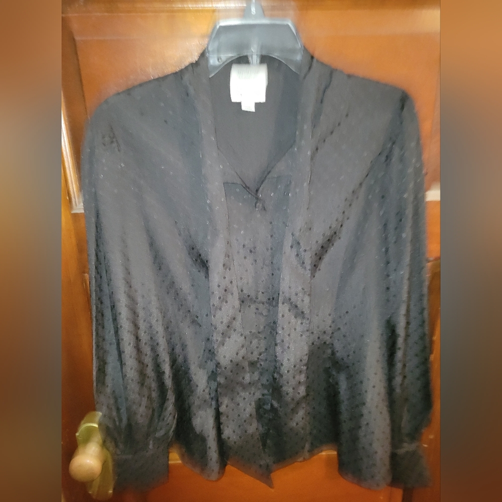 Unique Vintage 1940s style long sleeve blouse
